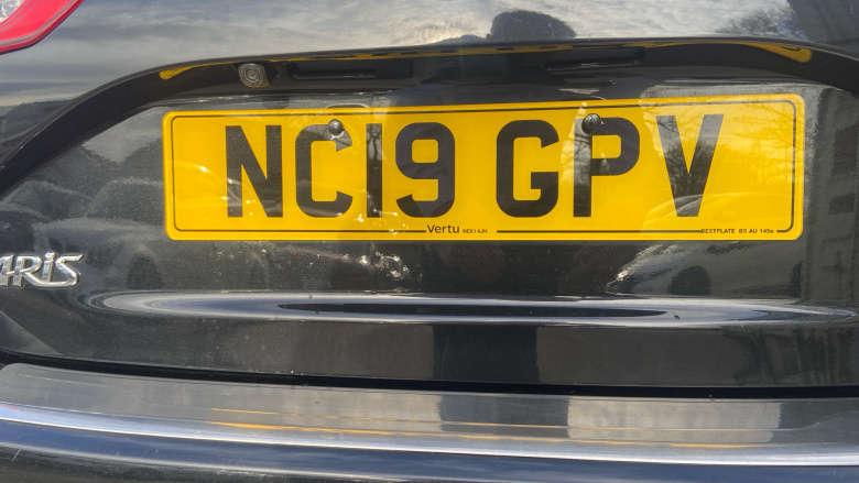 Toyota Yaris 1.5 VVT-i Icon Tech 5dr Petrol Hatchback